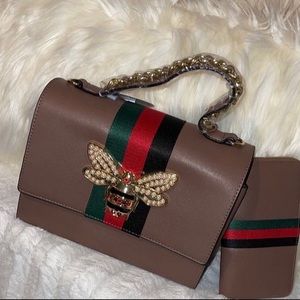 Bee Charm Striped Classy Top-Handle Wallet Set